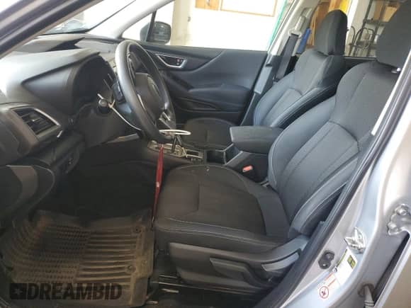 2019 Subaru Forester с VIN JF2SKACC3KH412126, выставлен на аукционе Copart как лот 67834065 с пробегом 59 967 миль миль и Списание • Salvage title. История ставок и продаж доступна на DreamBid. Изображение 7.