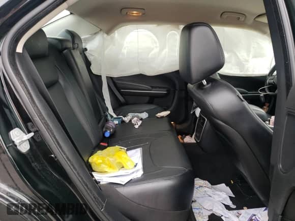 2015 Chrysler 300 Limited с VIN 2C3CCAAG6FH763431, выставлен на аукционе Copart как лот 82339905 с пробегом 172 273 миль миль и Списание • Salvage title. История ставок и продаж доступна на DreamBid. Изображение 10.