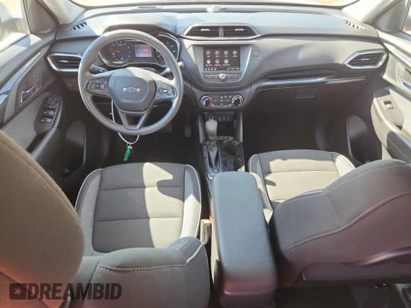 2022 Chevrolet TrailBlazer LT с VIN KL79MRSL1NB039986, выставлен на аукционе Copart как лот 71203095 с пробегом 57 347 миль миль и Списание • Salvage title. История ставок и продаж доступна на DreamBid. Изображение 8.