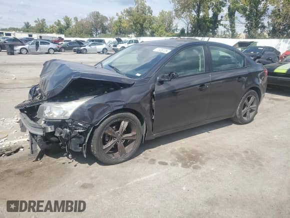 2014 Chevrolet Cruze 2LT z VIN 1G1PE5SB0E7239440, wystawiony jako Copart lot #71526725 z przebiegiem Nie podano mil oraz Szkoda całkowita • Salvage title. Historia ofert i sprzedaży dostępna na DreamBid. Obrazek 1.