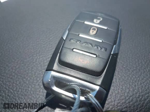 2020 Ram 1500 Lone Star z VIN 1C6RREFT5LN337869, wystawiony jako IAAI lot #42461522 z przebiegiem 148 064 mil mil oraz . Historia ofert i sprzedaży dostępna na DreamBid. Obrazek 11.