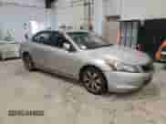 2010 Honda Accord EX z VIN 1HGCP2F71AA085176, wystawiony jako Copart lot #42052725 z przebiegiem 142 334 mil mil oraz Szkoda całkowita • Salvage title. Historia ofert i sprzedaży dostępna na DreamBid. Obrazek 4.