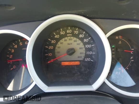 2007 Toyota Tacoma PreRunner z VIN 5TEKU72N37Z438357, wystawiony jako IAAI lot #43549022 z przebiegiem 185 868 mil mil oraz . Historia ofert i sprzedaży dostępna na DreamBid. Obrazek 7.