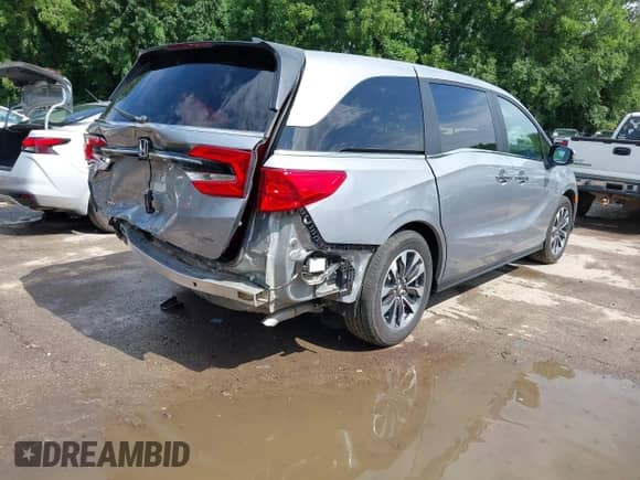 2024 Honda Odyssey EX-L with VIN 5FNRL6H69RB032969, listed as a IAAI auction lot 42529353 with 20,456 mi miles and . Bid and sale history available at DreamBid. Image 4.