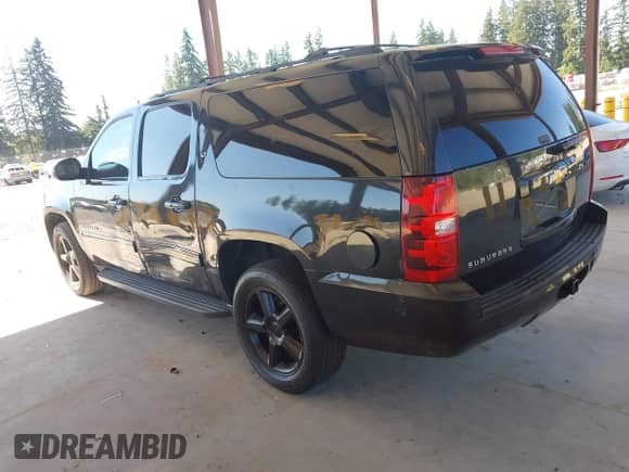 2013 Chevrolet Suburban LT с VIN 1GNSCJE05DR175996, выставлен на аукционе IAAI как лот 42736918 с пробегом 297 110 миль миль и . История ставок и продаж доступна на DreamBid. Изображение 3.
