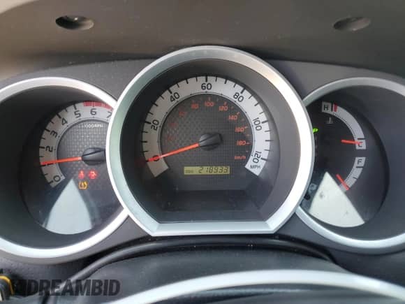 2015 Toyota Tacoma PreRunner z VIN 5TFJU4GNXFX089965, wystawiony jako Copart lot #80919965 z przebiegiem 218 933 mil mil oraz Szkoda całkowita • Salvage title. Historia ofert i sprzedaży dostępna na DreamBid. Obrazek 9.