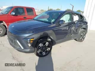 2025 Hyundai Kona SEL with VIN KM8HBCAB3SU241945, listed as a IAAI auction lot 43505676 with 28,042 mi miles and . Bid and sale history available at DreamBid. Image 2.