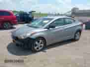 2011 Hyundai Elantra Limited с VIN KMHDH4AE8BU152515, выставлен на аукционе IAAI как лот 42922200 с пробегом 145 740 миль миль и . История ставок и продаж доступна на DreamBid. Изображение 18.