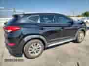 2017 Hyundai Tucson SE z VIN KM8J33A46HU541486, wystawiony jako Copart lot #71426825 z przebiegiem 83 145 mil mil oraz Szkoda całkowita • Salvage title. Historia ofert i sprzedaży dostępna na DreamBid. Obrazek 3.
