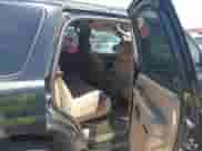 2004 Chevrolet Tahoe LS с VIN 1GNEC13V44J325882, выставлен на аукционе IAAI как лот 42894472 с пробегом Не указан миль и . История ставок и продаж доступна на DreamBid. Изображение 8.