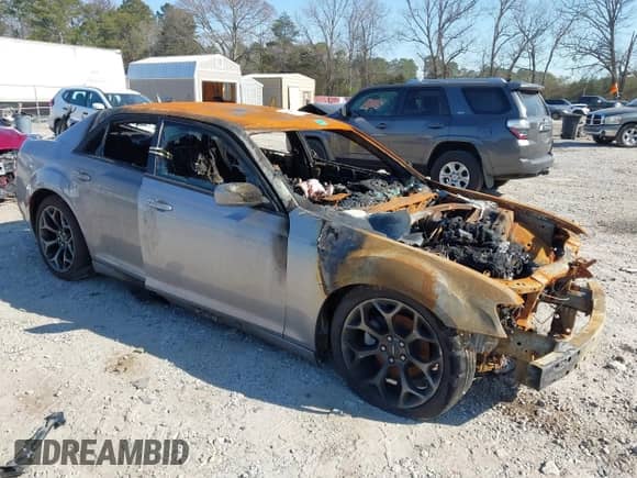 2016 Chrysler 300 S Alloy Edition с VIN 2C3CCABG8GH229864, выставлен на аукционе IAAI как лот 41686322 с пробегом Не указан миль и . История ставок и продаж доступна на DreamBid. Изображение 1.