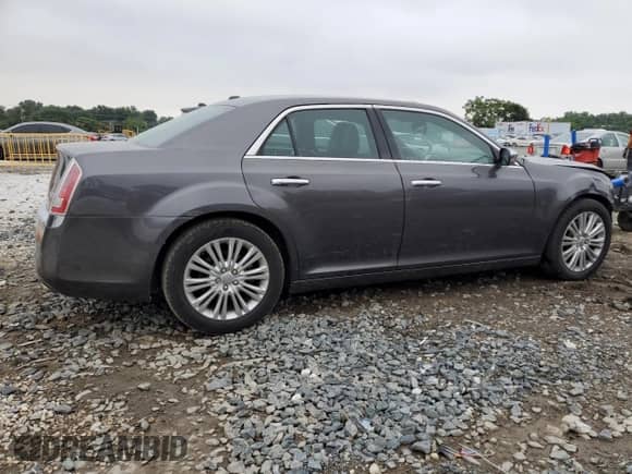 2013 Chrysler 300 C с VIN 2C3CCAKG5DH683064, выставлен на аукционе Copart как лот 61849525 с пробегом 114 692 миль миль и Списание • Salvage title. История ставок и продаж доступна на DreamBid. Изображение 3.