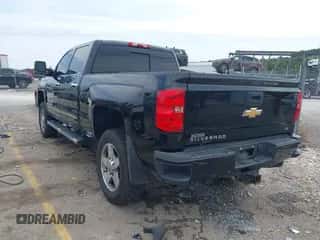 2015 Chevrolet Silverado 2500HD LTZ с VIN 1GC1KWE8XFF642344, выставлен на аукционе IAAI как лот 43053101 с пробегом 169 693 миль миль и . История ставок и продаж доступна на DreamBid. Изображение 3.