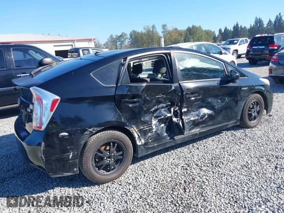 2014 Toyota Prius Three z VIN JTDKN3DU7E1774076, wystawiony jako IAAI lot #43289820 z przebiegiem 139 467 mil mil oraz . Historia ofert i sprzedaży dostępna na DreamBid. Obrazek 4.