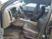 2012 Ram 1500 Laramie Longhorn z VIN 1C6RD7PT2CS152043, wystawiony jako Copart lot #81744855 z przebiegiem 189 713 mil mil oraz Szkoda całkowita • Salvage title. Historia ofert i sprzedaży dostępna na DreamBid. Obrazek 7.