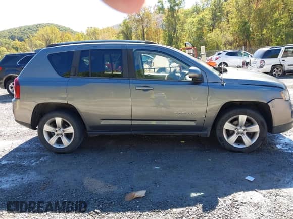2014 Jeep Compass Latitude с VIN 1C4NJDEBXED521019, выставлен на аукционе IAAI как лот 43394014 с пробегом 101 371 миль миль и . История ставок и продаж доступна на DreamBid. Изображение 13.