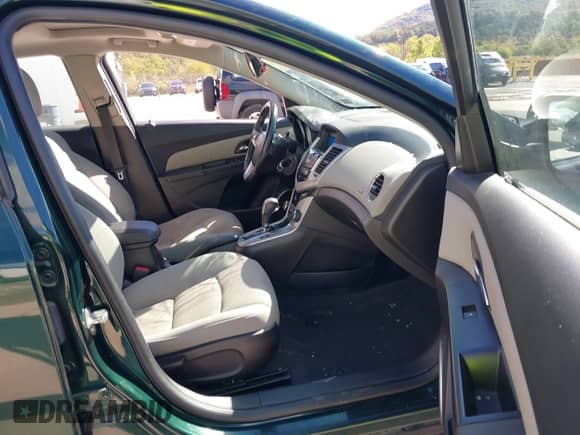 2014 Chevrolet Cruze 1LT с VIN 1G1PC5SB4E7209685, выставлен на аукционе IAAI как лот 43410064 с пробегом 167 817 миль миль и . История ставок и продаж доступна на DreamBid. Изображение 5.