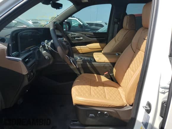 2024 Cadillac Escalade 4WD Sport с VIN 1GYS4FKLXRR248783, выставлен на аукционе Copart как лот 74416314 с пробегом 3 983 миль миль и На запчасти • Non repairable. История ставок и продаж доступна на DreamBid. Изображение 7.