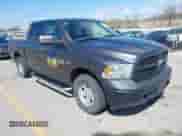 2018 Ram 1500 SSV z VIN 1C6RR7XT1JS270616, wystawiony jako IAAI lot #42080855 z przebiegiem 129 819 mil mil oraz . Historia ofert i sprzedaży dostępna na DreamBid. Obrazek 1.