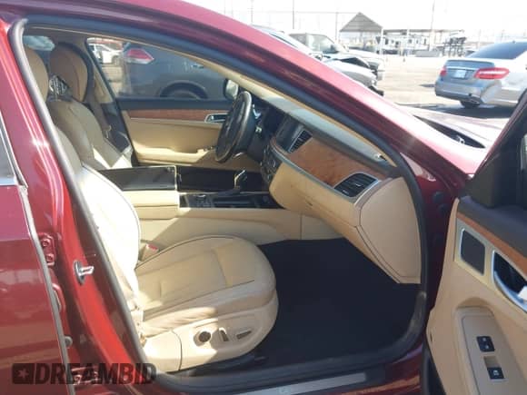 2015 Hyundai Genesis 3.8L z VIN KMHGN4JEXFU086089, wystawiony jako IAAI lot #43081972 z przebiegiem 169 551 mil mil oraz . Historia ofert i sprzedaży dostępna na DreamBid. Obrazek 5.