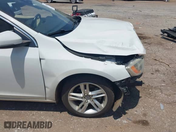 2015 Volvo S60 T5 Drive-E Premier with VIN YV140MFK3F1362760, listed as a IAAI auction lot 42834933 with 158,228 mi miles and . Bid and sale history available at DreamBid. Image 14.