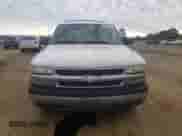 2000 Chevrolet Suburban LT z VIN 3GNEC16T8YG223051, wystawiony jako Copart lot #84419604 z przebiegiem 237 923 mil mil oraz Czysty tytuł • Clean title. Historia ofert i sprzedaży dostępna na DreamBid. Obrazek 5.
