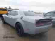 2022 Dodge Challenger R/T Scat Pack z VIN 2C3CDZFJ0NH226875, wystawiony jako IAAI lot #42299782 z przebiegiem 28 200 mil mil oraz . Historia ofert i sprzedaży dostępna na DreamBid. Obrazek 3.