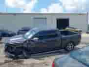 2015 Ram 1500 Laramie z VIN 1C6RR6NT7FS621680, wystawiony jako IAAI lot #42887104 z przebiegiem 203 488 mil mil oraz . Historia ofert i sprzedaży dostępna na DreamBid. Obrazek 15.