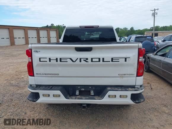 2019 Chevrolet Silverado 1500 Custom с VIN 1GCRYBEH2KZ403678, выставлен на аукционе IAAI как лот 42189796 с пробегом 53 478 миль миль и . История ставок и продаж доступна на DreamBid. Изображение 17.