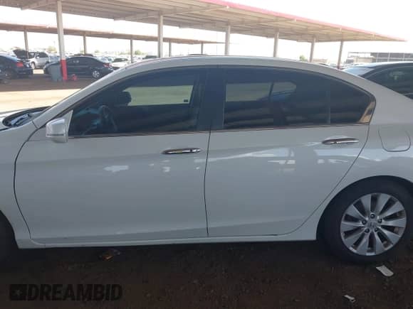 2013 Honda Accord EX-L z VIN 1HGCR2F81DA232569, wystawiony jako IAAI lot #43089112 z przebiegiem 86 306 mil mil oraz . Historia ofert i sprzedaży dostępna na DreamBid. Obrazek 15.