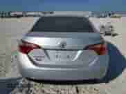 2019 Toyota Corolla XLE z VIN 5YFBURHE5KP873396, wystawiony jako Copart lot #82557275 z przebiegiem 117 961 mil mil oraz Czysty tytuł • Clean title. Historia ofert i sprzedaży dostępna na DreamBid. Obrazek 6.