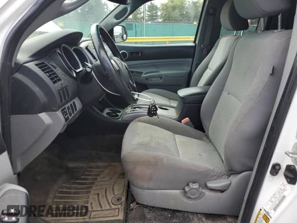 2012 Toyota Tacoma z VIN 5TFTX4CN9CX018886, wystawiony jako Copart lot #83813325 z przebiegiem 111 627 mil mil oraz Czysty tytuł • Clean title. Historia ofert i sprzedaży dostępna na DreamBid. Obrazek 7.