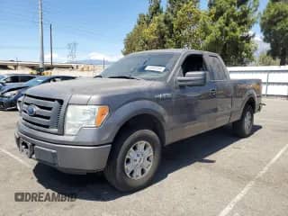 2012 Ford F-150 XL with VIN 1FTEX1CM0CKE25281, listed as a Copart auction lot 70586595 with 261,857 mi miles and Clean title. Bid and sale history available at DreamBid. Image 1.