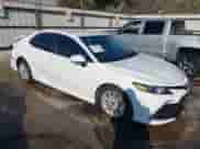 2021 Toyota Camry LE z VIN 4T1C11AKXMU406376, wystawiony jako IAAI lot #43445870 z przebiegiem 28 448 mil mil oraz . Historia ofert i sprzedaży dostępna na DreamBid. Obrazek 1.