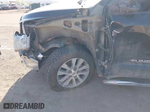 2013 Toyota Tundra Limited с VIN 5TFHW5F19DX313379, выставлен на аукционе IAAI как лот 42240976 с пробегом 164 558 миль миль и . История ставок и продаж доступна на DreamBid. Изображение 19.