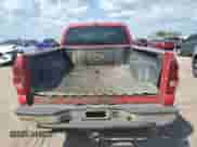 2003 Chevrolet Silverado 2500HD LT z VIN 1GCHK29163E311203, wystawiony jako Copart lot #69152065 z przebiegiem 211 065 mil mil oraz Szkoda całkowita • Salvage title. Historia ofert i sprzedaży dostępna na DreamBid. Obrazek 6.