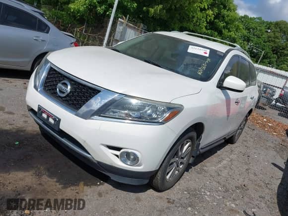 2014 Nissan Pathfinder SV z VIN 5N1AR2MN7EC624360, wystawiony jako IAAI lot #42134538 z przebiegiem 167 492 mil mil oraz . Historia ofert i sprzedaży dostępna na DreamBid. Obrazek 2.
