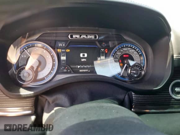 2020 Ram 1500 Limited z VIN 1C6RREHT3LN246063, wystawiony jako Copart lot #67031235 z przebiegiem 37 277 mil mil oraz Czysty tytuł • Clean title. Historia ofert i sprzedaży dostępna na DreamBid. Obrazek 9.