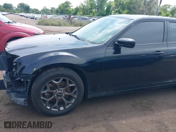 2016 Chrysler 300 S с VIN 2C3CCAGG2GH244191, выставлен на аукционе IAAI как лот 42694852 с пробегом 167 378 миль миль и . История ставок и продаж доступна на DreamBid. Изображение 14.