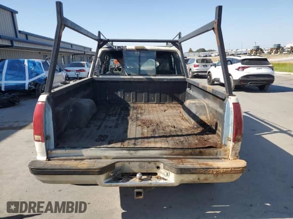 1989 Chevrolet Silverado 2500 с VIN 2GCFK29K5K1242116, выставлен на аукционе Copart как лот 67758535 с пробегом 234 825 миль миль и Чистый • Clean title. История ставок и продаж доступна на DreamBid. Изображение 6.