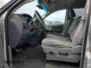 2008 Dodge 1500 ST z VIN 1D7HU18238J214091, wystawiony jako Copart lot #61670905 z przebiegiem 140 061 mil mil oraz Szkoda całkowita • Salvage title. Historia ofert i sprzedaży dostępna na DreamBid. Obrazek 7.