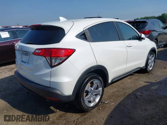 2021 Honda HR-V LX z VIN 3CZRU5H33MM706593, wystawiony jako IAAI lot #42548893 z przebiegiem 58 842 mil mil oraz . Historia ofert i sprzedaży dostępna na DreamBid. Obrazek 4.