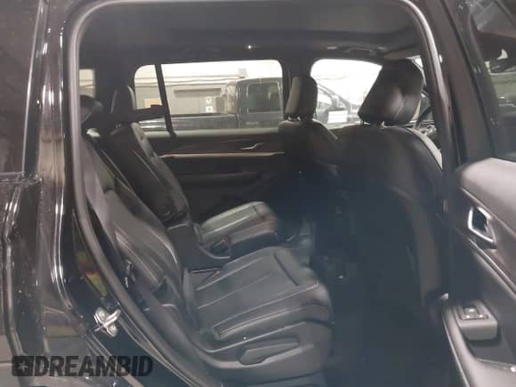 2025 Jeep Grand Cherokee Limited with VIN 1C4RJKBG2S8632657, listed as a IAAI auction lot 41669674 with 1,582 mi miles and . Bid and sale history available at DreamBid. Image 8.