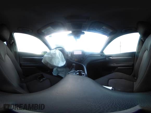 2021 Toyota Camry LE z VIN 4T1C11AK7MU545056, wystawiony jako IAAI lot #41264701 z przebiegiem 59 306 mil mil oraz . Historia ofert i sprzedaży dostępna na DreamBid. Obrazek 18.