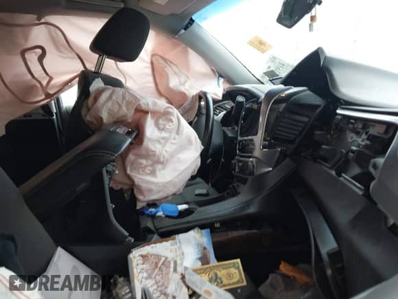 2020 Chevrolet Tahoe LS с VIN 1GNSCAKC3LR101733, выставлен на аукционе IAAI как лот 41912918 с пробегом 153 731 миль миль и . История ставок и продаж доступна на DreamBid. Изображение 5.