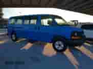 2003 Chevrolet Express Passenger z VIN 1GAHG39U731185371, wystawiony jako IAAI lot #43535743 z przebiegiem 203 338 mil mil oraz . Historia ofert i sprzedaży dostępna na DreamBid. Obrazek 1.