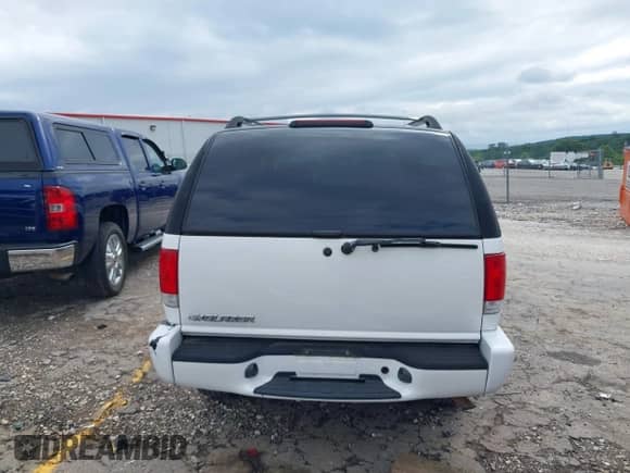 2004 Chevrolet Blazer LS with VIN 1GNCS13X44K169235, listed as a IAAI auction lot 42352172 with 171,065 mi miles and . Bid and sale history available at DreamBid. Image 17.