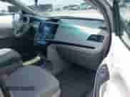 2012 Toyota Sienna с VIN 5TDKA3DC2CS012289, выставлен на аукционе IAAI как лот 39810920 с пробегом 90 330 миль миль и . История ставок и продаж доступна на DreamBid. Изображение 5.