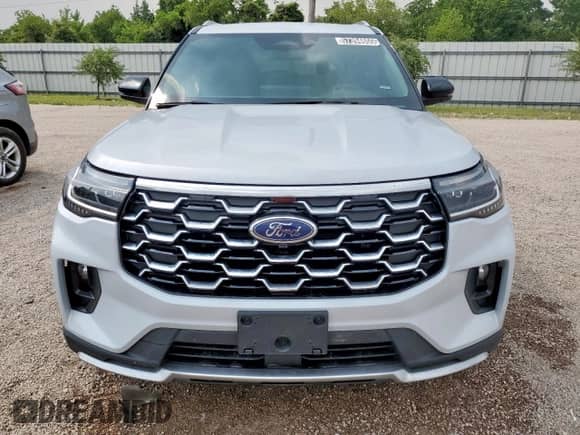 2025 Ford Explorer Platinum with VIN 1FMUK8HH3SGB62277, listed as a Copart auction lot 57394655 with 1,893 mi miles and Salvage title. Bid and sale history available at DreamBid. Image 5.