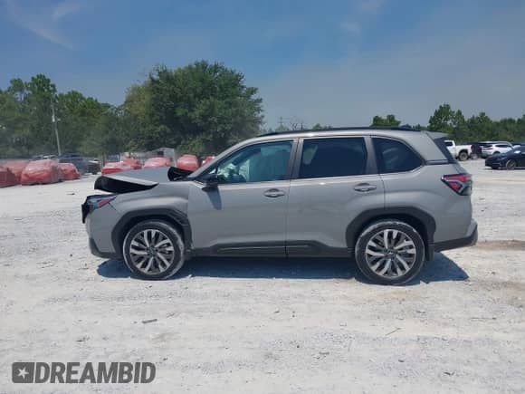 2025 Subaru Forester Touring z VIN JF2SLDTC2SH488502, wystawiony jako IAAI lot #43100036 z przebiegiem 12 424 mil mil oraz . Historia ofert i sprzedaży dostępna na DreamBid. Obrazek 14.